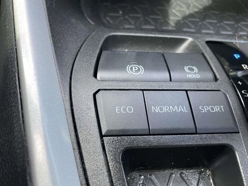 Used 2023 Toyota RAV4 XLE Premium image 43