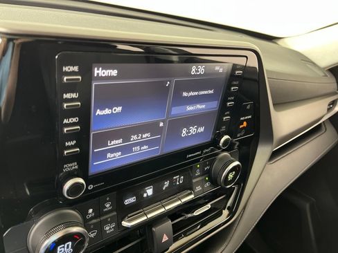 Used 2022 Toyota Highlander LE FWD image 35