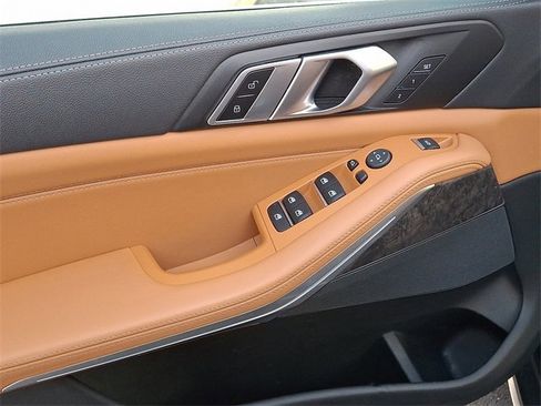 Used 2023 BMW X5 xDrive40i w/ Premium Package image 12