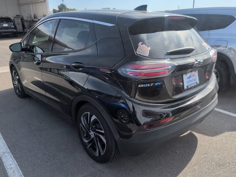 Used 2023 Chevrolet Bolt LT w/ Infotainment Package FWD image 1