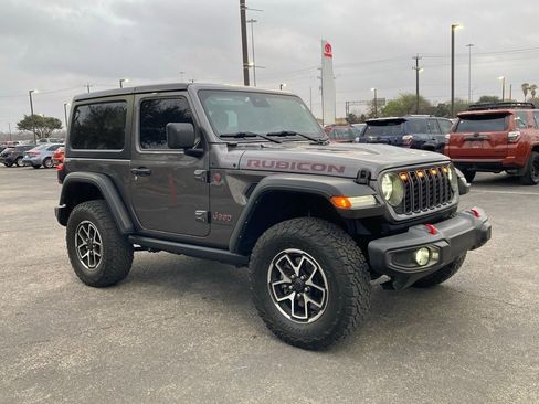 Used 2024 Jeep Wrangler Rubicon image 3