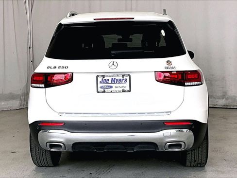 Used 2023 Mercedes-Benz GLB 250 image 4