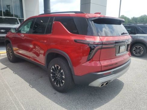 Used 2024 Chevrolet Traverse Z71 AWD/4WD image 4