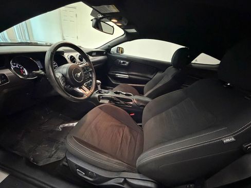 Used 2015 Ford Mustang Coupe image 12