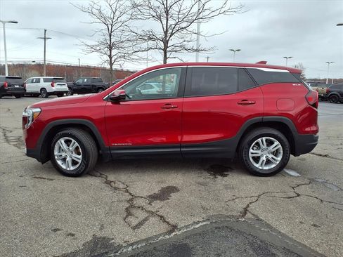 Certified 2022 GMC Terrain SLE image 2