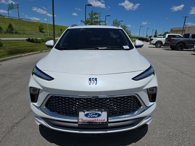Used 2025 Buick Encore GX Avenir w/ Avenir Technology Package AWD/4WD image 8