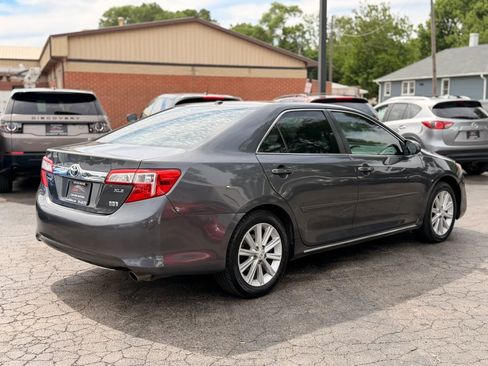 Used 2012 Toyota Camry XLE w/ Convenience Pkg FWD image 4