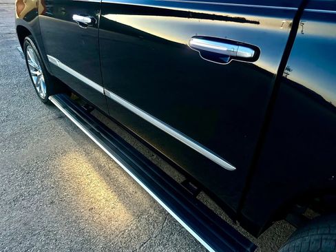 Used 2018 Cadillac Escalade ESV Premium Luxury AWD/4WD image 55