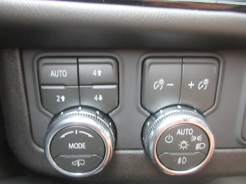 New 2026 GMC Yukon Denali w/ Denali Reserve Package AWD/4WD image 18