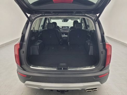 Used 2020 Kia Telluride SX w/ Towing Package FWD image 29