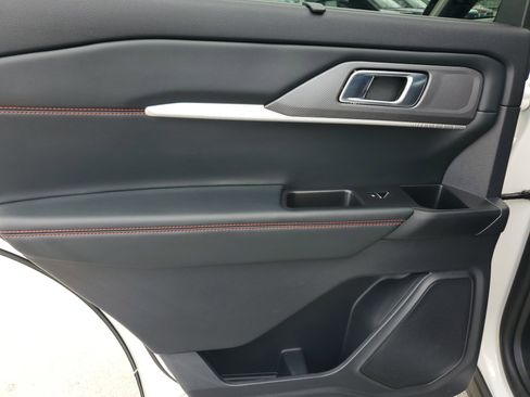 Used 2025 Ford Explorer ST-Line w/ Premium Package image 22