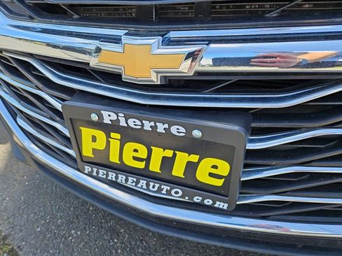 Used 2023 Chevrolet Malibu LT FWD image 2