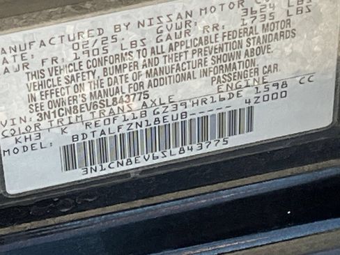 Used 2025 Nissan Versa SV FWD image 29
