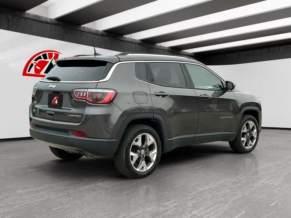 Used 2017 Jeep Compass Limited AWD/4WD image 5