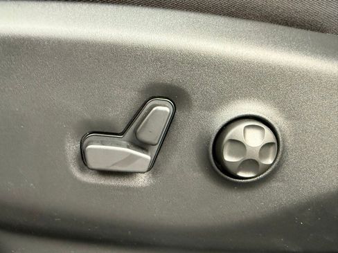 New 2026 Chrysler Pacifica Select image 20