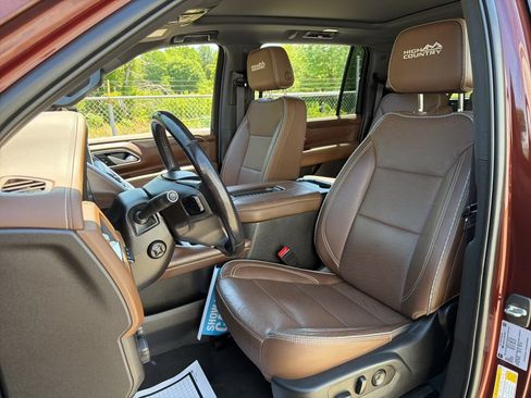 Used 2022 Chevrolet Suburban High Country AWD/4WD image 28