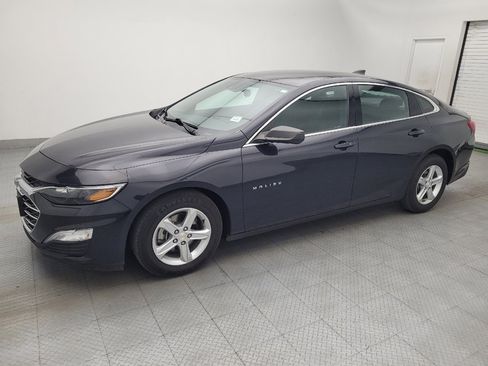 Used 2023 Chevrolet Malibu LS image 2