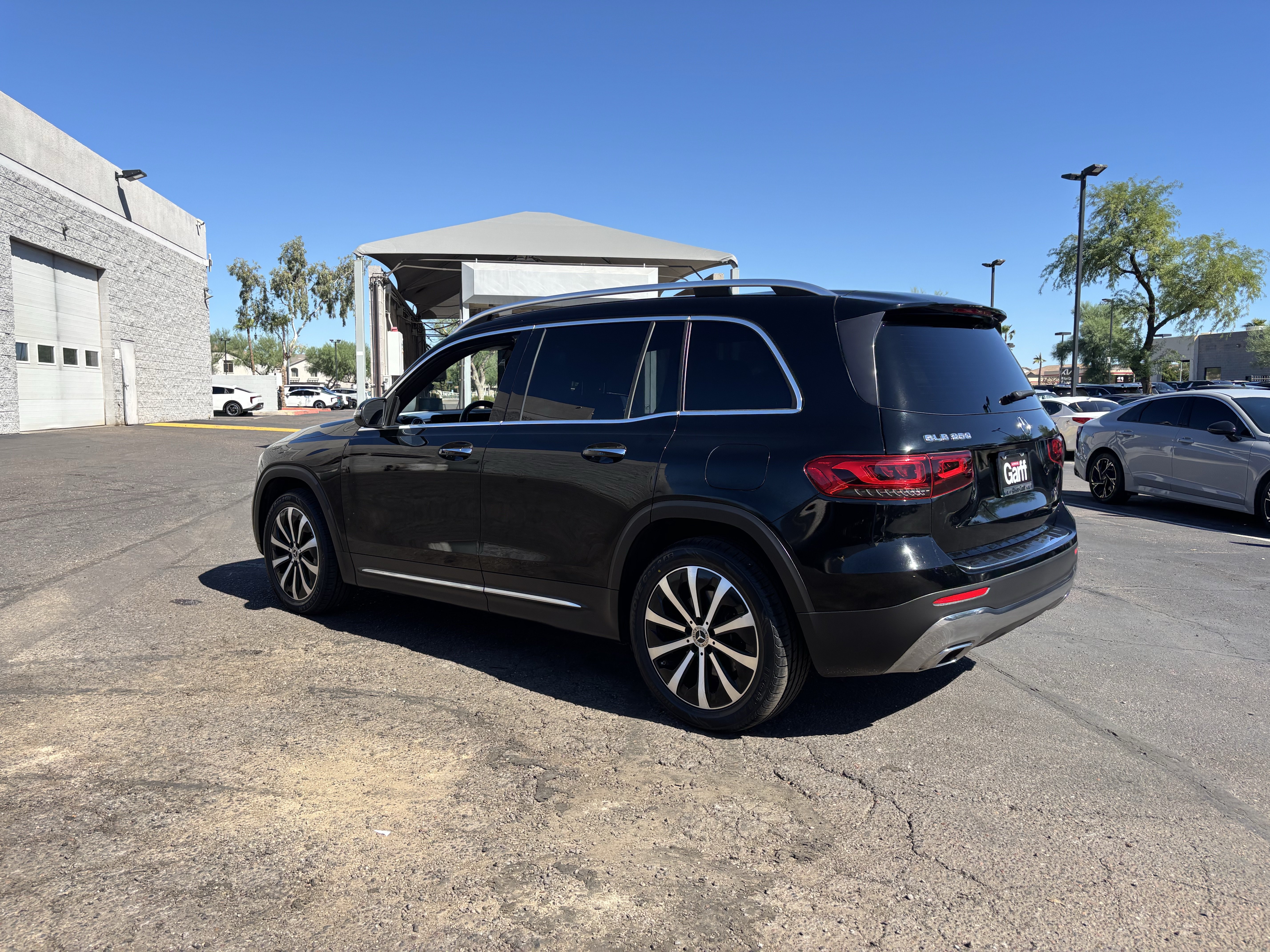 Used 2021 Mercedes-Benz GLB 250 4MATIC image 4