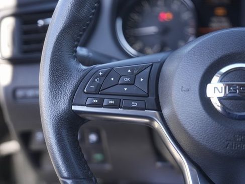 Used 2018 Nissan Rogue SV image 22