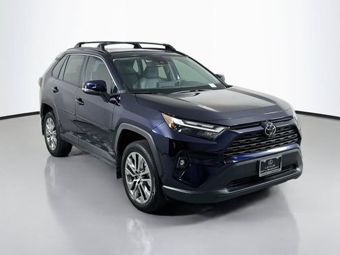 Used 2023 Toyota RAV4 XLE Premium FWD image 3