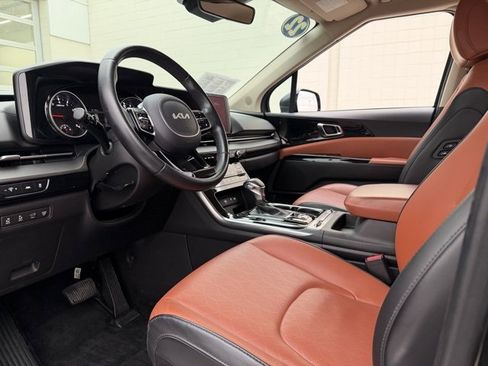 Used 2022 Kia Carnival SX image 4