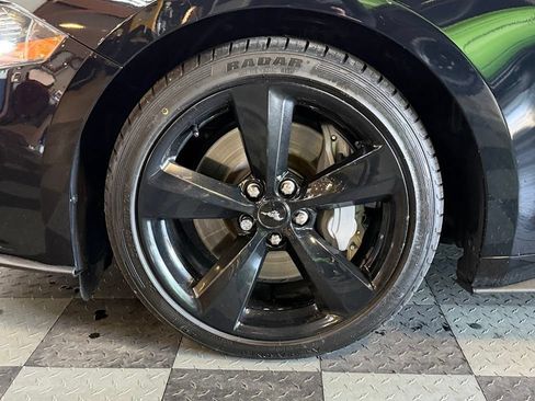 Used 2022 Ford Mustang GT Premium w/ Black Accent Package RWD image 28