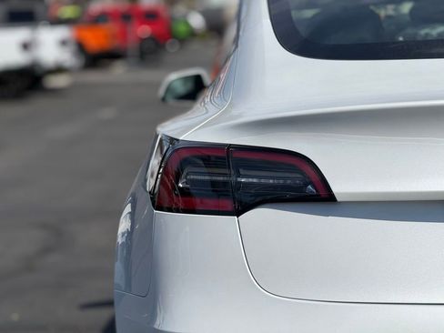 Used 2023 Tesla Model 3 Standard Range image 8