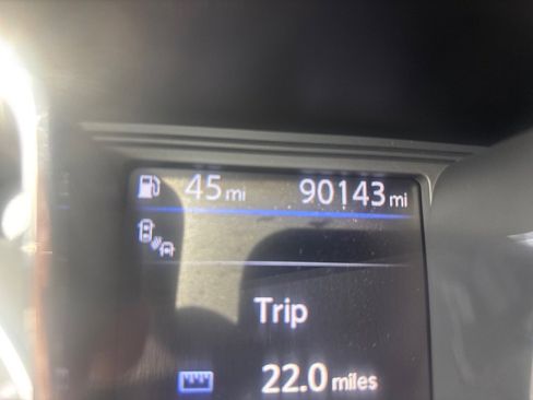 Used 2019 Nissan Titan SV w/ SV Convenience Package image 24