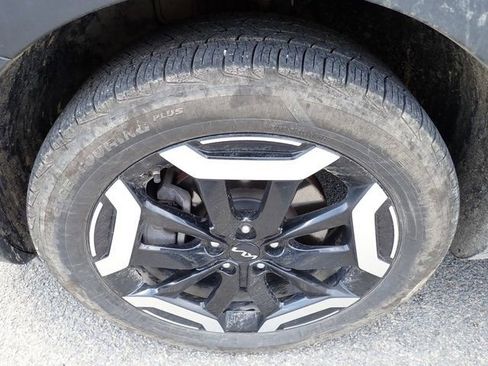 Used 2024 Kia Telluride S image 7