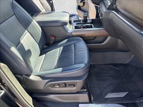 Used 2023 Chevrolet Silverado 1500 High Country w/ Technology Package image 24