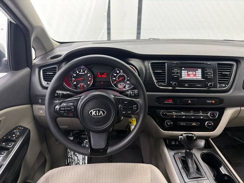 Used 2016 Kia Sedona LX w/ Option Group 020 FWD image 22