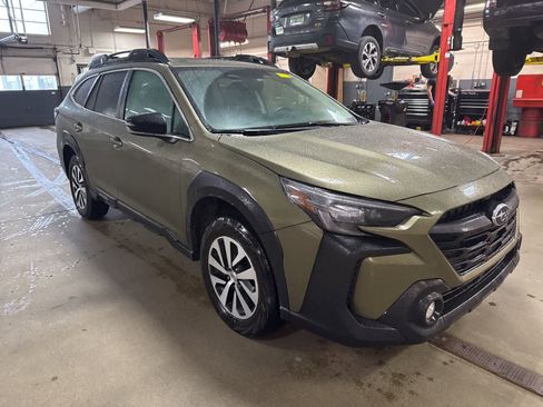 Used 2024 Subaru Outback Premium w/ Popular Package #1A image 4