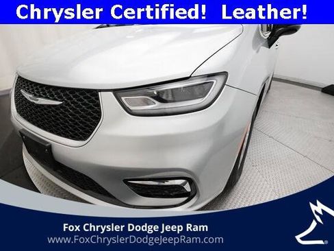 Certified 2024 Chrysler Pacifica Touring-L image 23