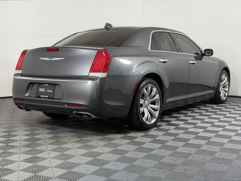 Used 2019 Chrysler 300 Limited RWD image 9