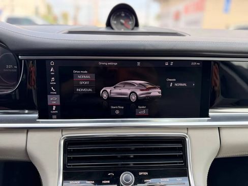 Used 2018 Porsche Panamera image 49