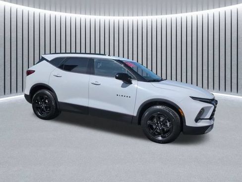 Used 2023 Chevrolet Blazer LT w/ Convenience Package AWD/4WD image 2