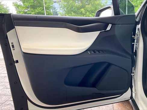 Used 2018 Tesla Model X 100D AWD/4WD image 19