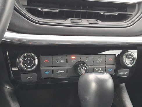 Used 2022 Jeep Compass Limited AWD/4WD image 15