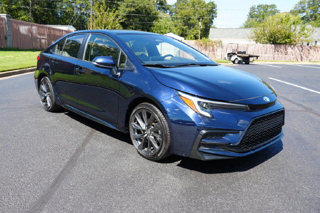 Used 2025 Toyota Corolla SE FWD image 1