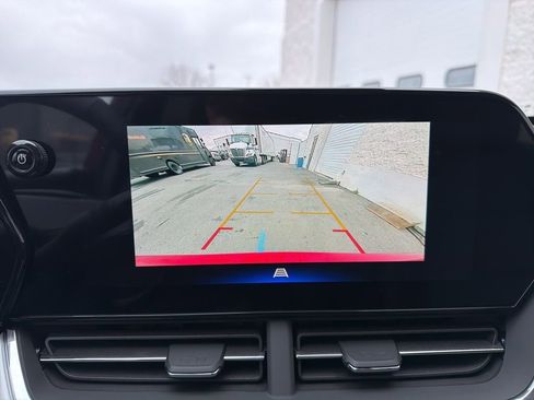 New 2026 Chevrolet Trax LT w/ Driver Confidence Package image 15