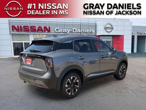 New 2025 Nissan Kicks SV w/ SV Premium Package image 3