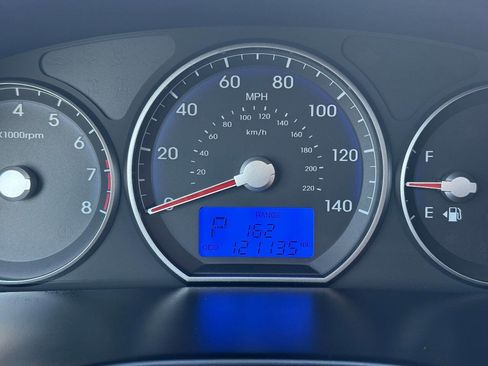 Used 2011 Hyundai Santa Fe Limited image 11