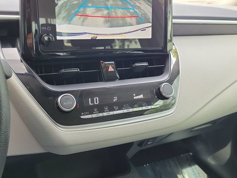 Used 2025 Toyota Corolla LE FWD image 22