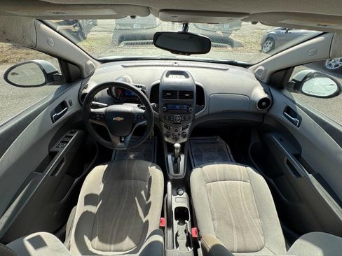 Used 2014 Chevrolet Sonic LT image 15