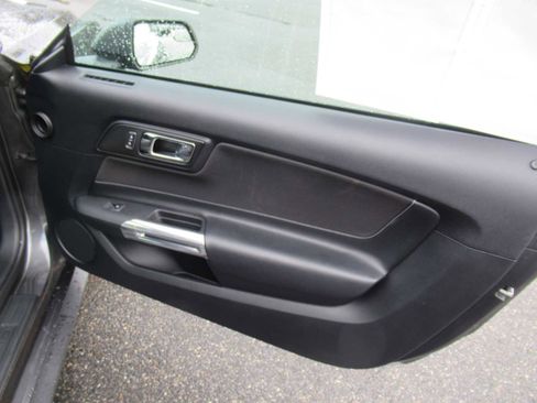 Used 2016 Ford Mustang GT image 14