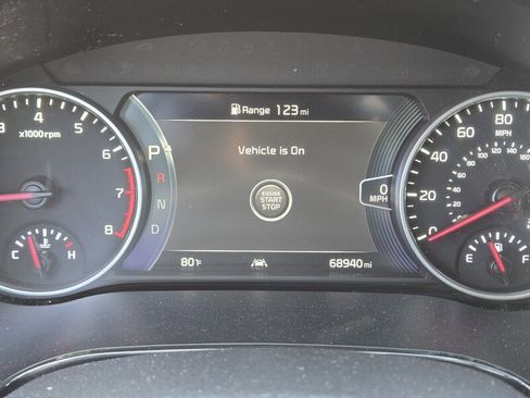 Certified 2023 Kia Seltos SX w/ SX Sunroof Package AWD/4WD image 24