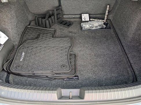 Used 2022 Volkswagen Jetta SE image 6