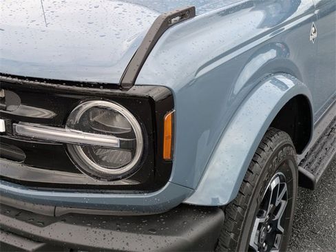 New 2025 Ford Bronco Outer Banks image 9