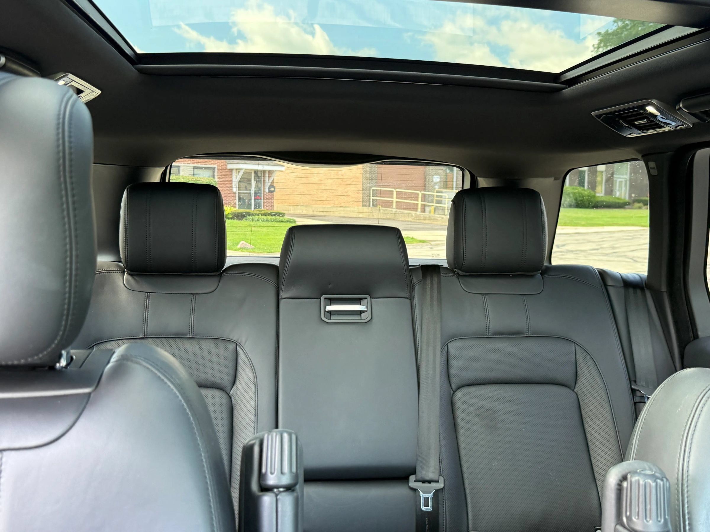 Used 2018 Land Rover Range Rover HSE AWD/4WD image 35
