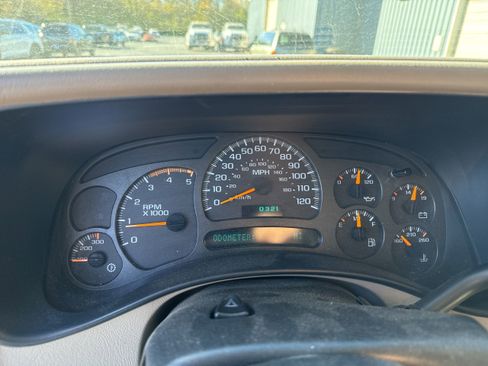 Used 2004 Chevrolet Silverado 3500 LT w/ Heavy-Duty Power Package image 14